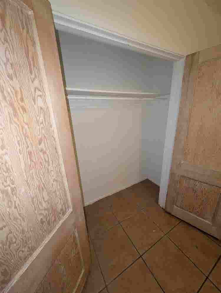 Room for rent. 1 year lease.