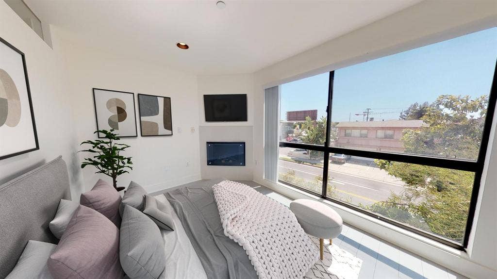 1 BR in Los Angeles