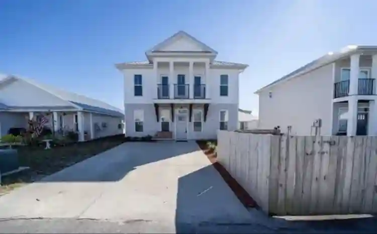 Master bedroom for rent