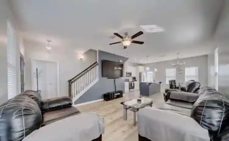 Master bedroom for rent