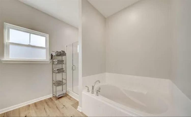 Master bedroom for rent