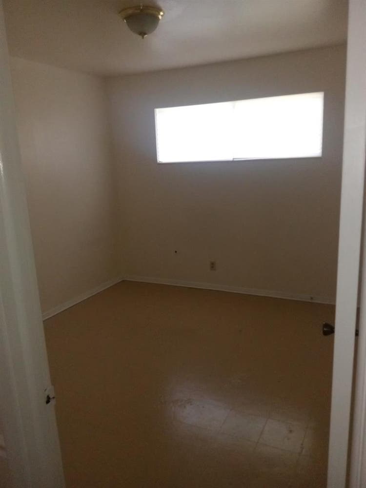 Room for rent downtown saint mary's