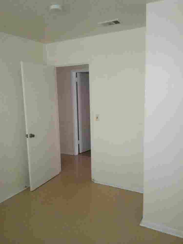 Room for rent downtown saint mary's