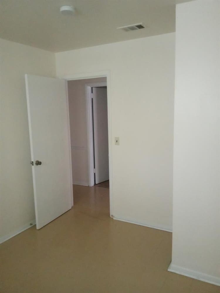Room for rent downtown saint mary's
