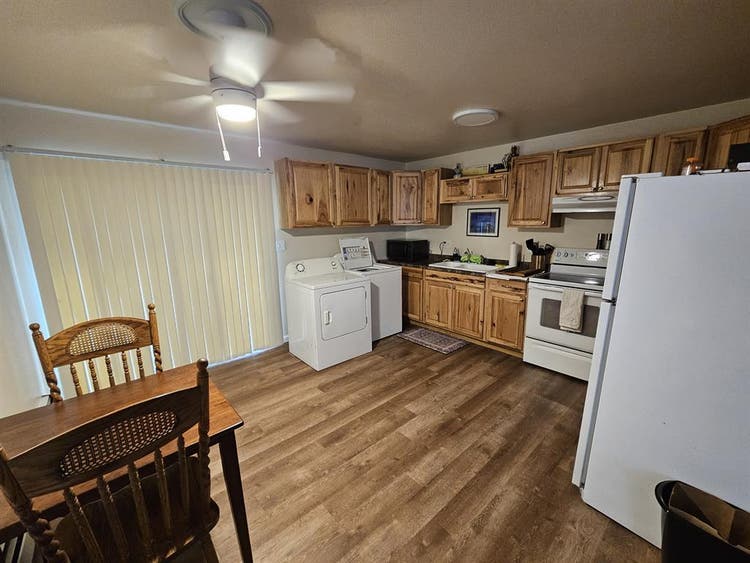 Ground level apartment, medium room
