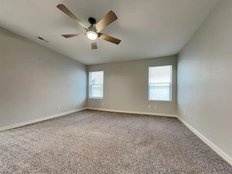 Spacious Private Room for Rent