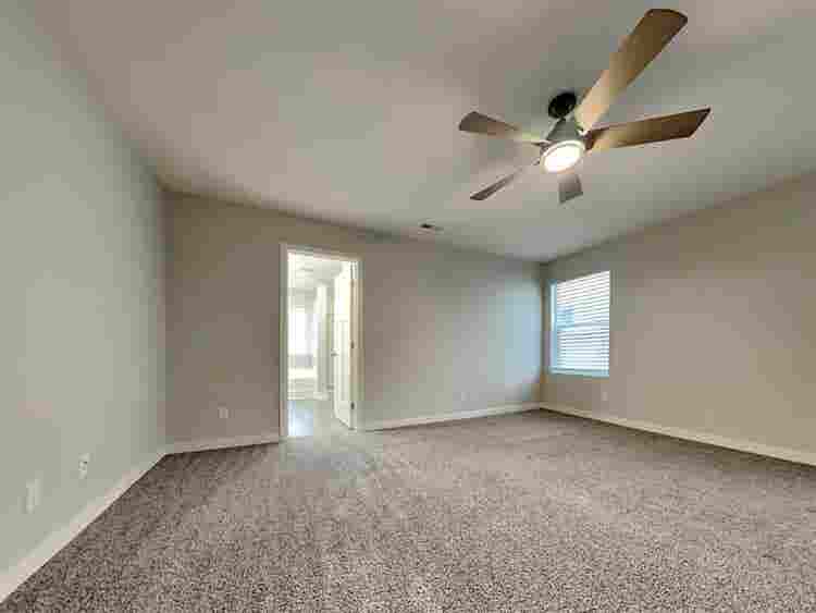 Spacious Private Room for Rent