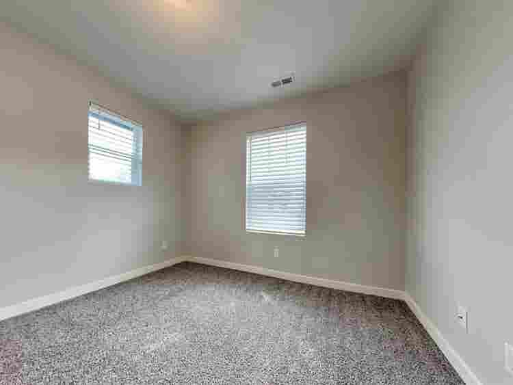 Spacious Private Room for Rent