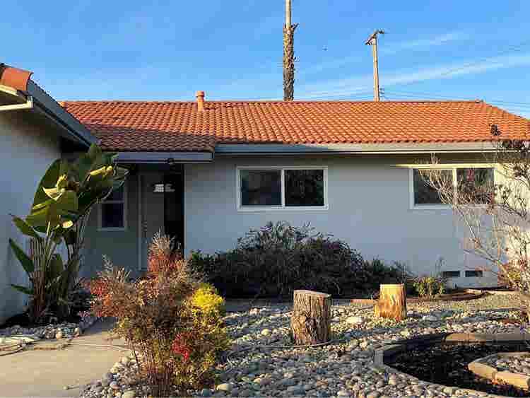 Beautifully updated S/F home