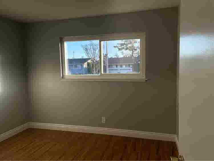 Beautifully updated S/F home