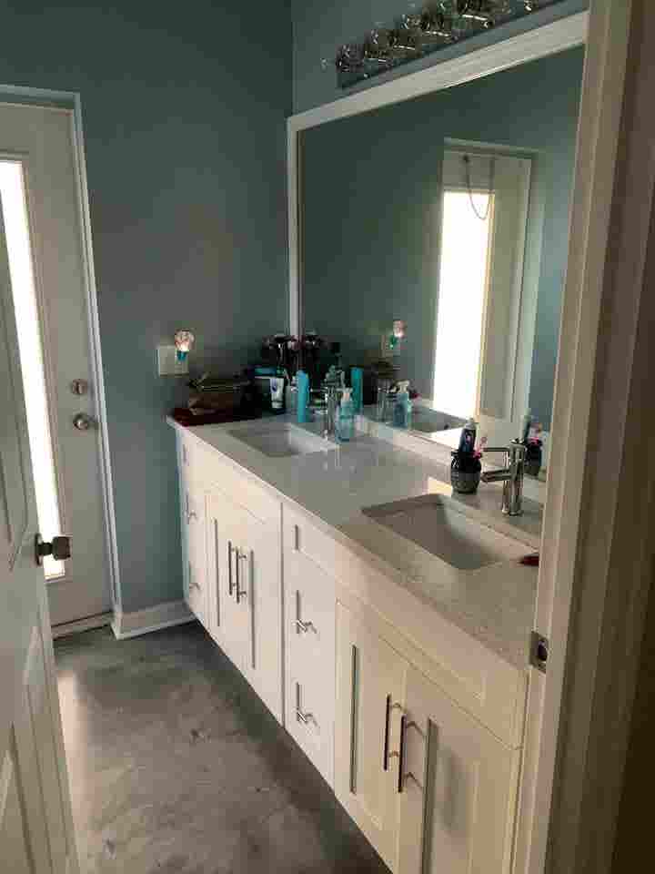 Room for rent in my home