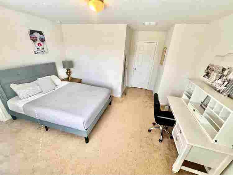Seeking responsible female tenant