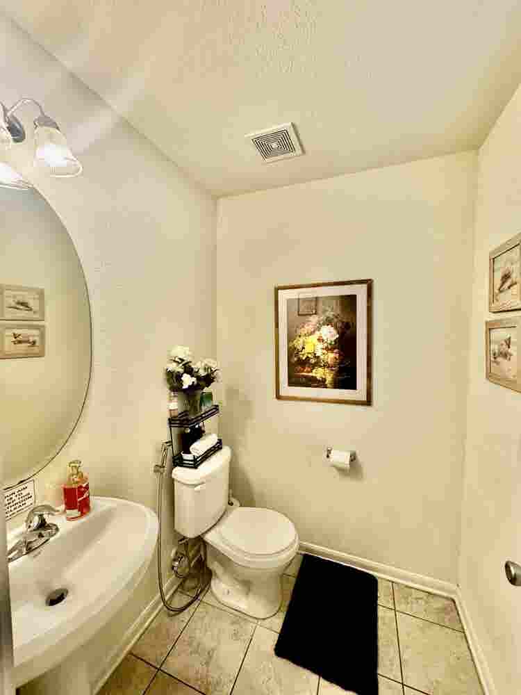 Seeking responsible female tenant