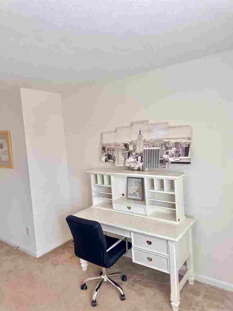 Seeking responsible female tenant