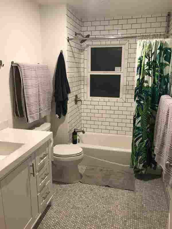 Rooms next to Flicks /Whole Foods