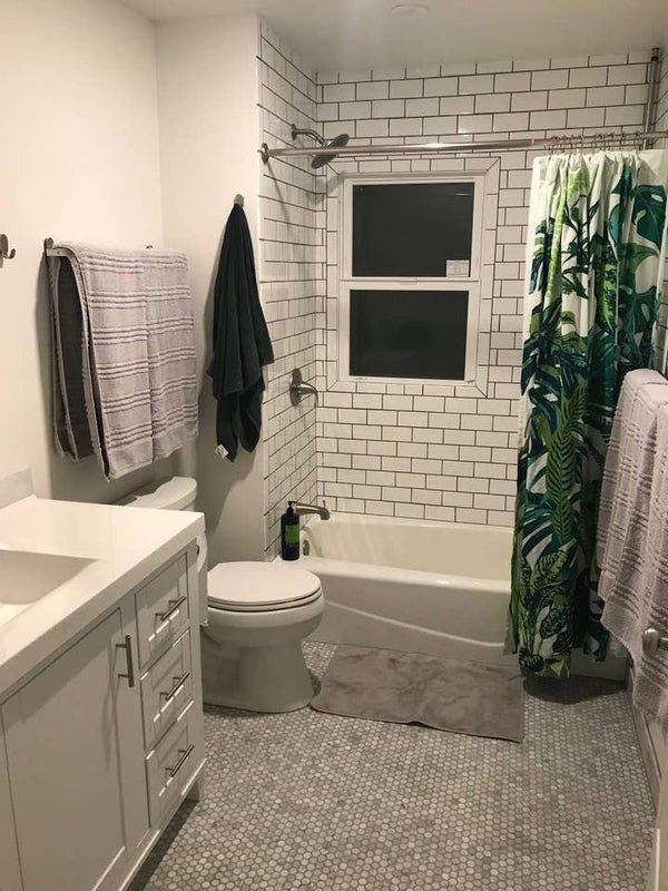 Rooms next to Flicks /Whole Foods