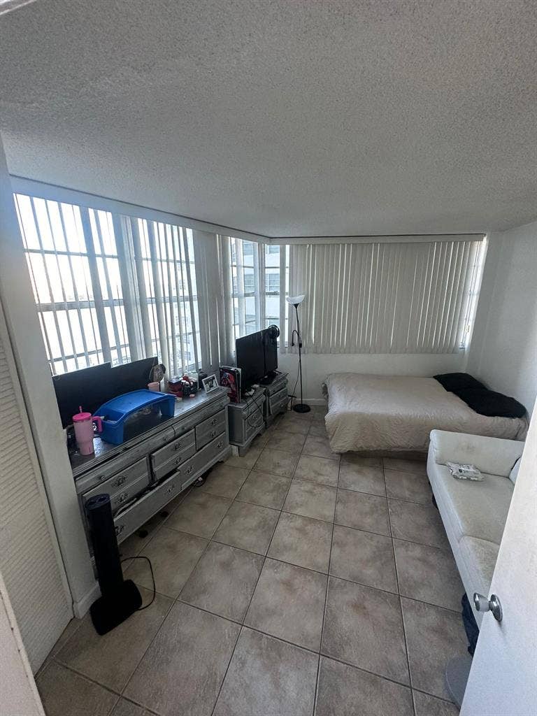 Rent room in Brickell