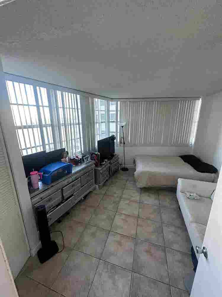 Rent room in Brickell