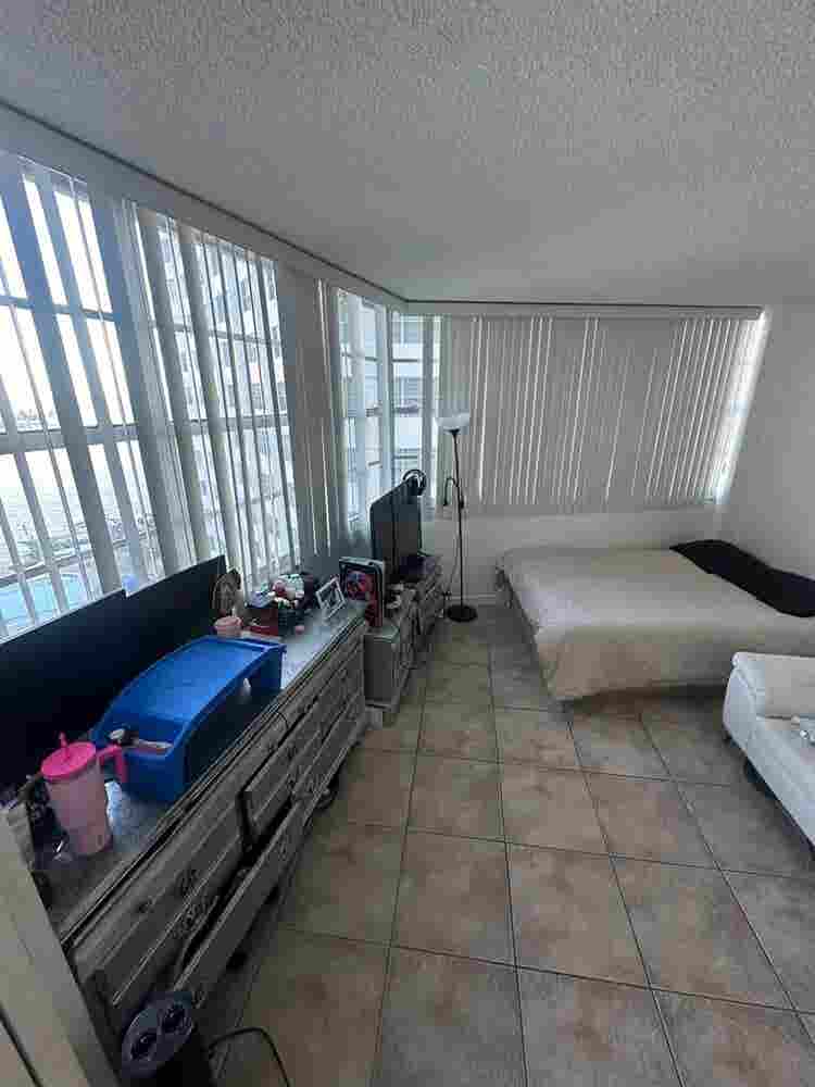 Rent room in Brickell