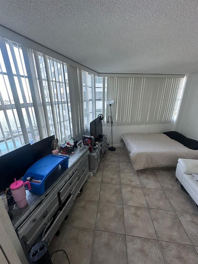 Rent room in Brickell