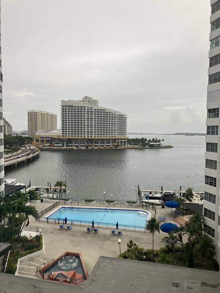 Rent room in Brickell