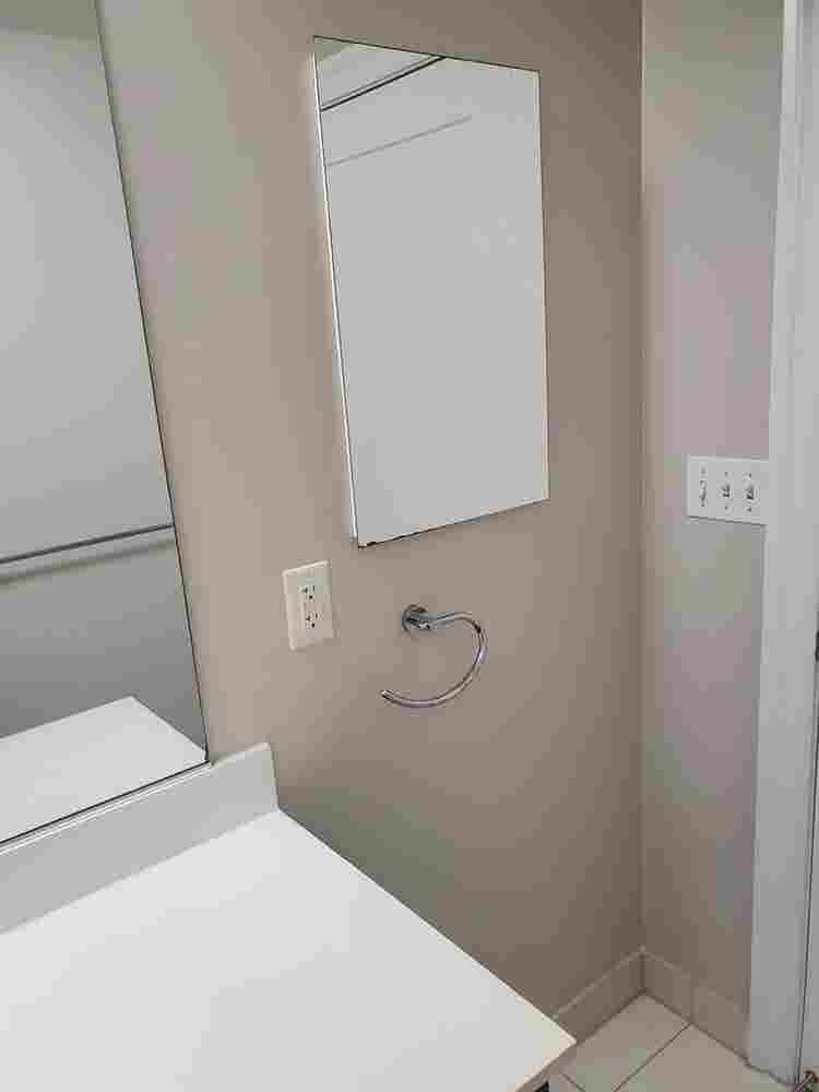 Spacious room w/ private bath