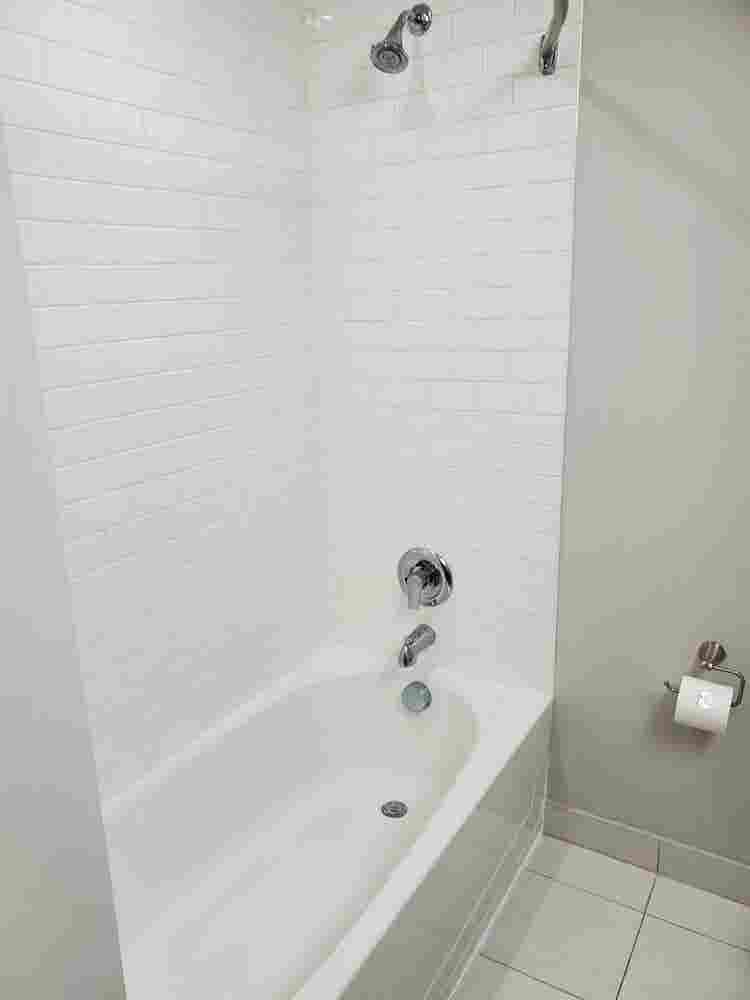 Spacious room w/ private bath