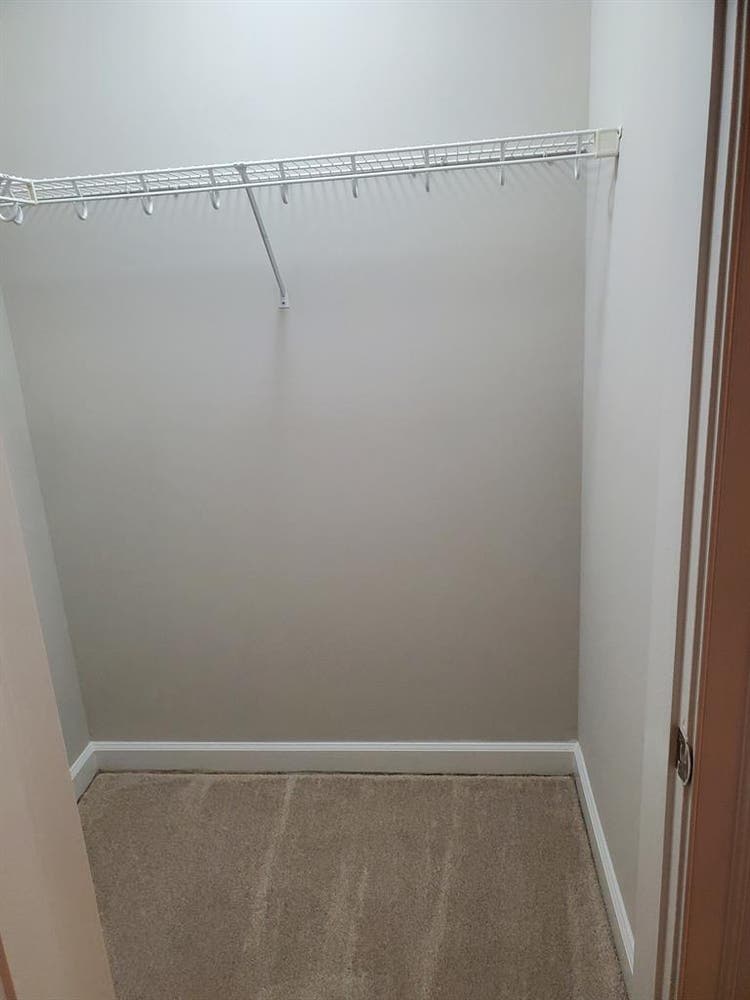 Spacious room w/ private bath