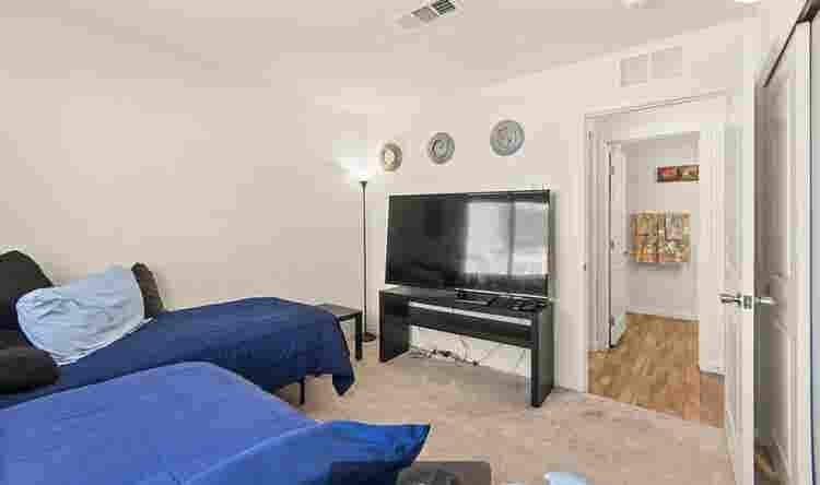 ENTIRE 1st FLOOR w Private Bath