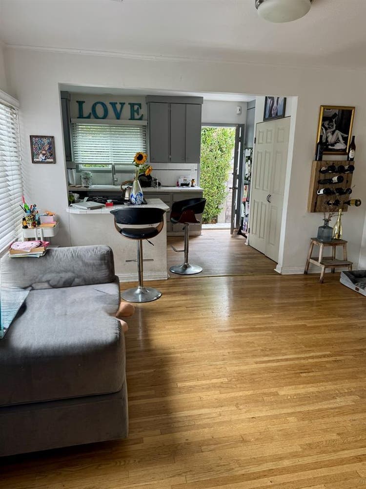 Room for rent in Venice home!