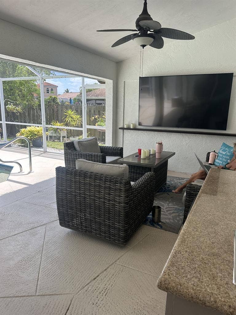 ROOM FOR RENT IN A BEAUTIFUL HOME