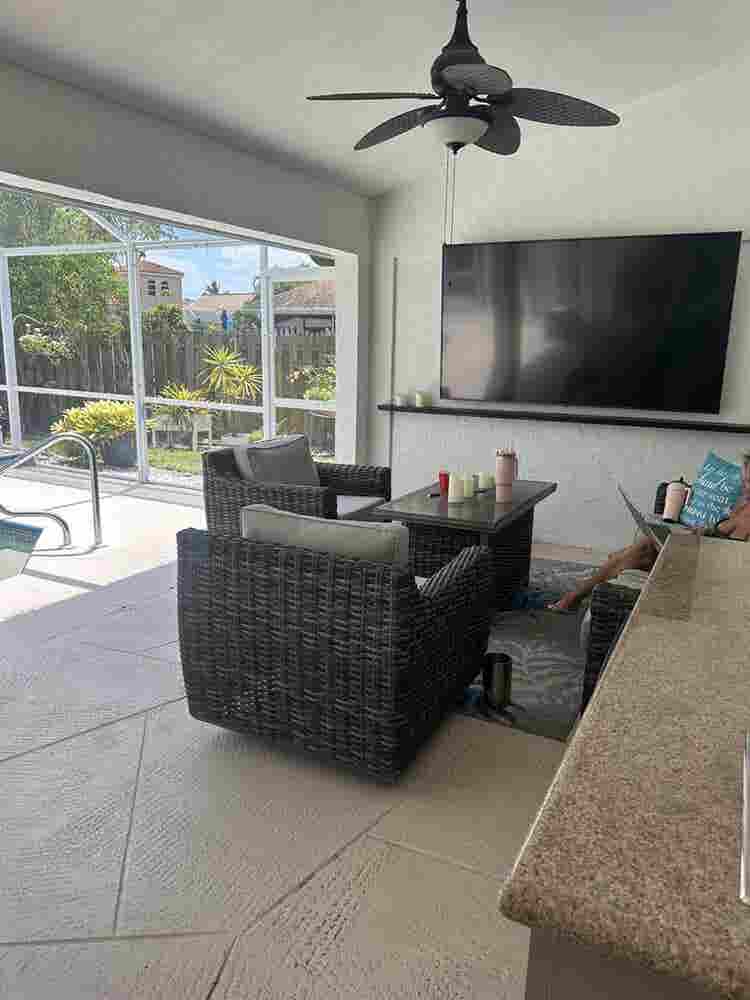 ROOM FOR RENT IN A BEAUTIFUL HOME