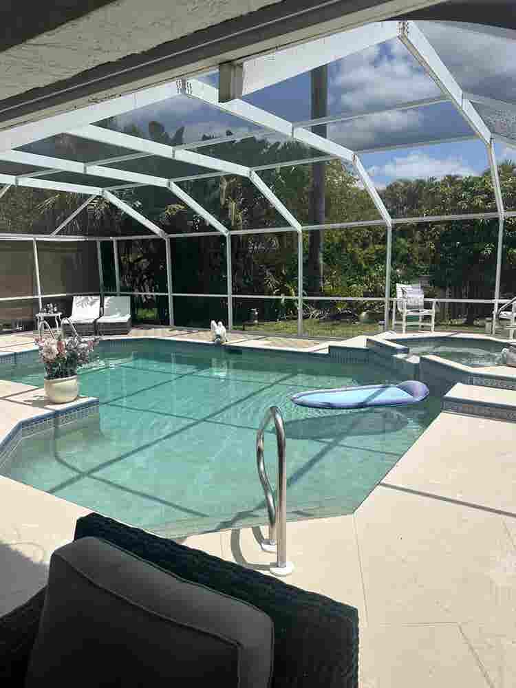 ROOM FOR RENT IN A BEAUTIFUL HOME