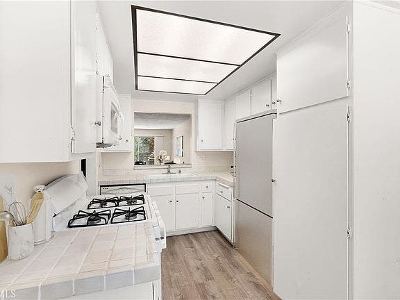 Charming single level bath