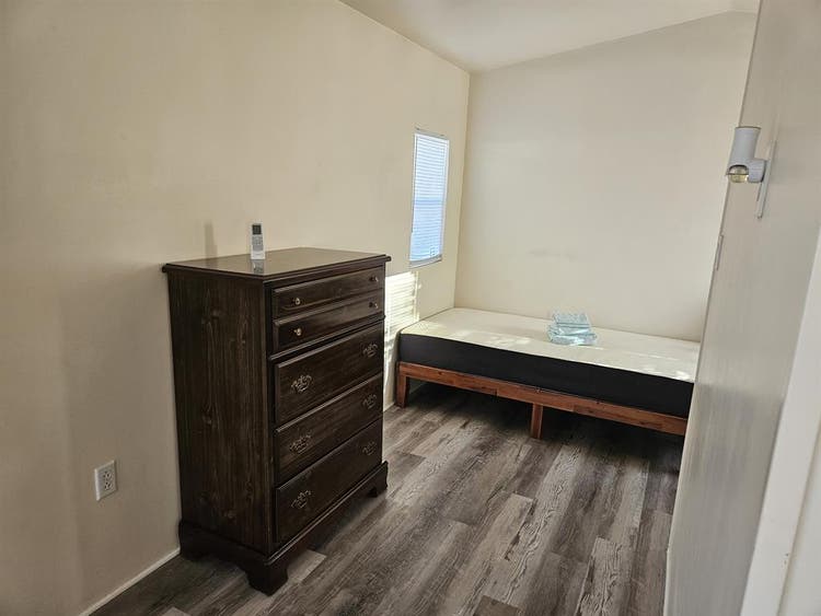 independent studio furnished