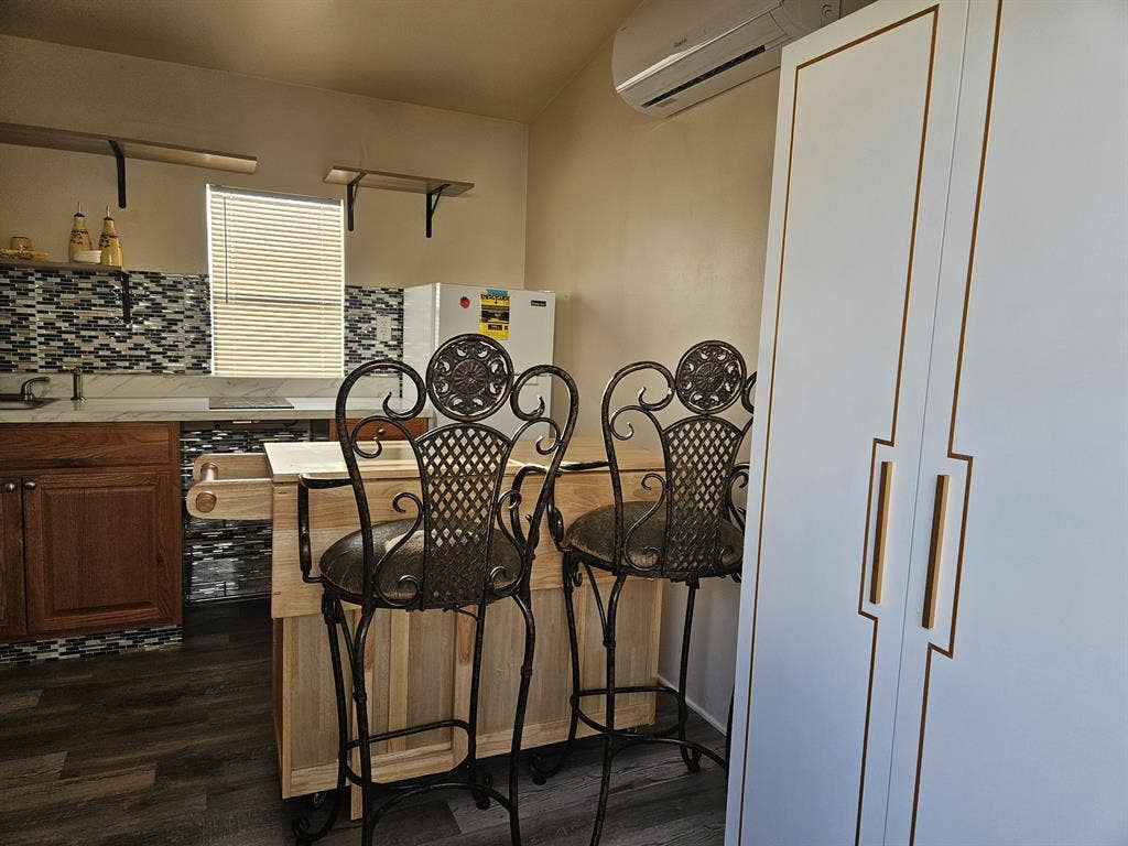 Private studio furnished