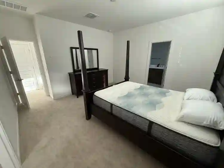 Private room/bathroom + Loft