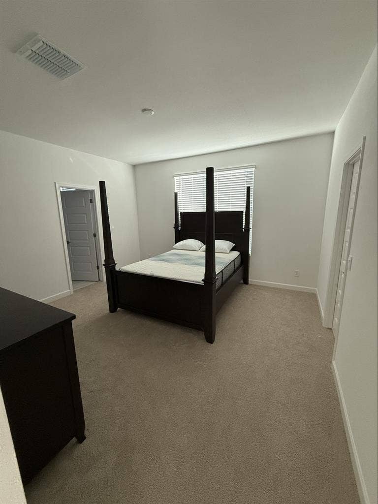 Private room/bathroom + Loft