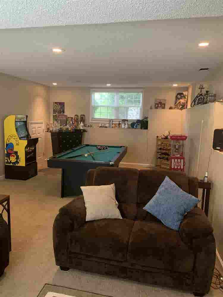 Fully Furnished-Many Amenities