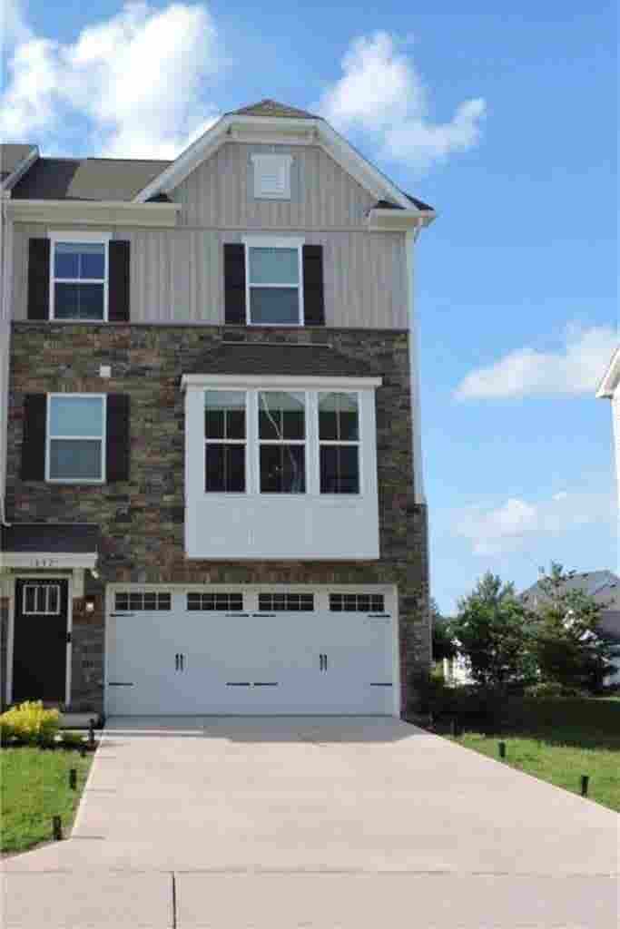 Townhouse-Avon