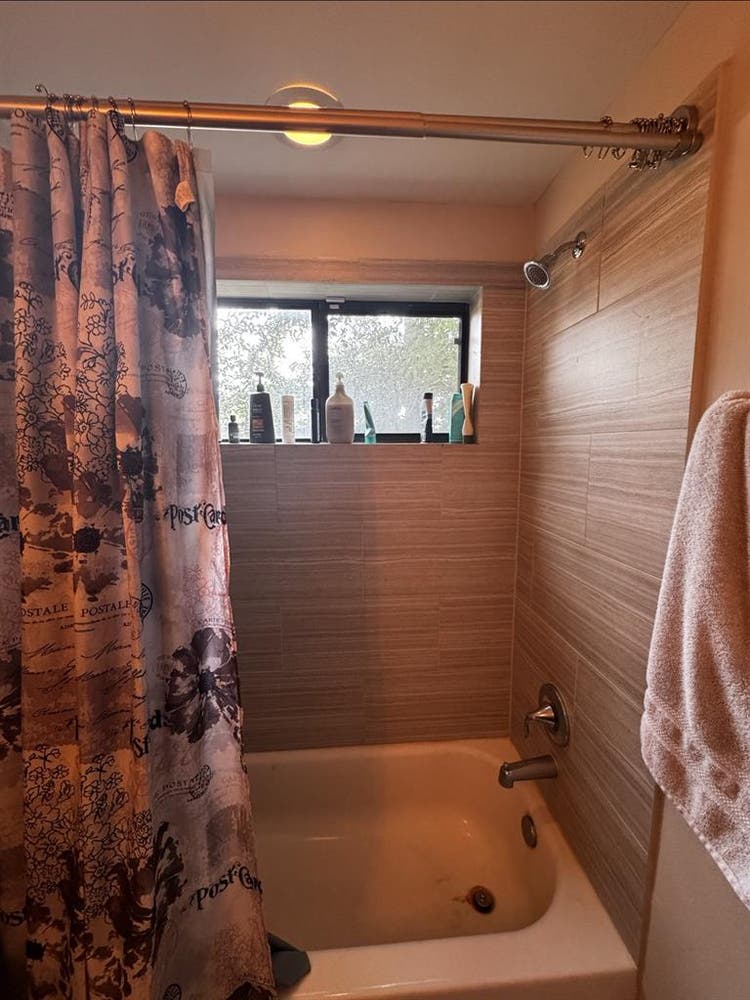 Private Bedroom (UH MAIN CAMPUS)