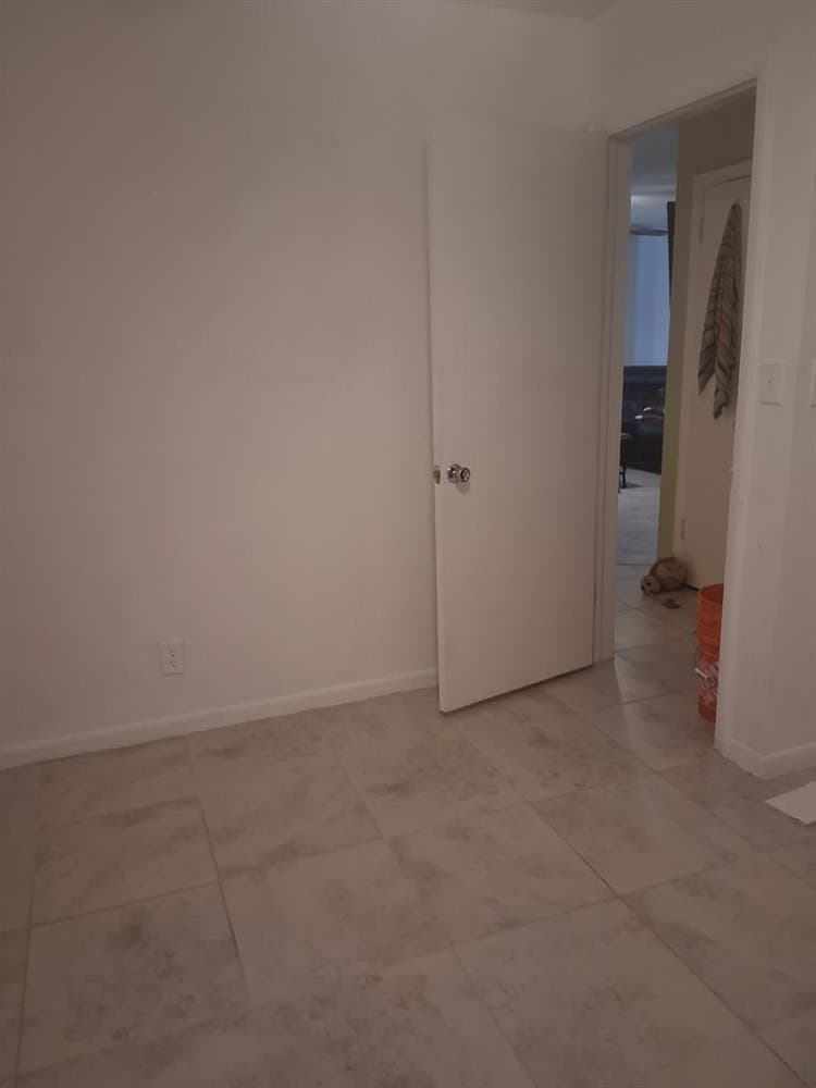 Unfurnished Room for Rent
