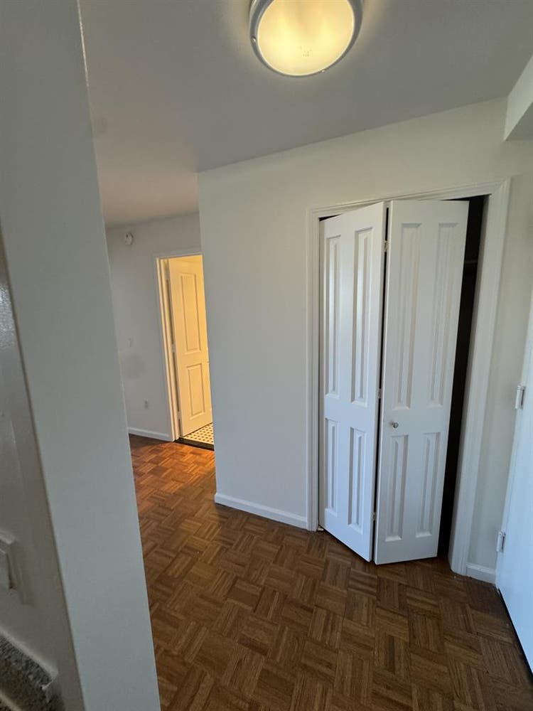 no broker fee, free month of rent