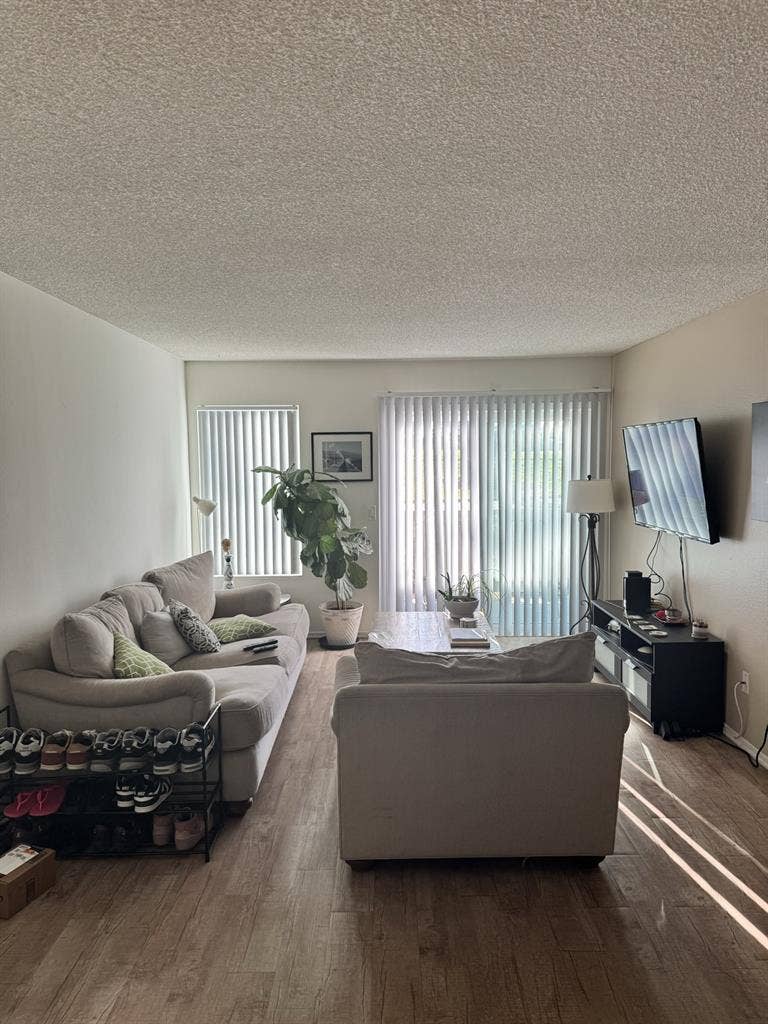 Private Bedroom in Costa Mesa