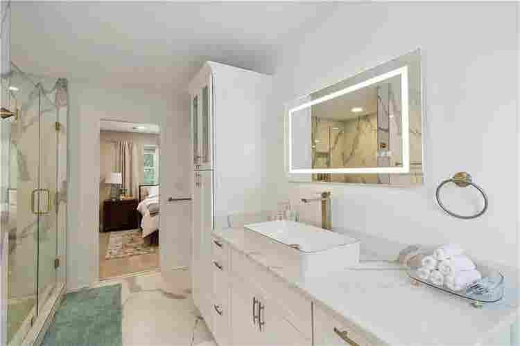 7 BR in Duluth