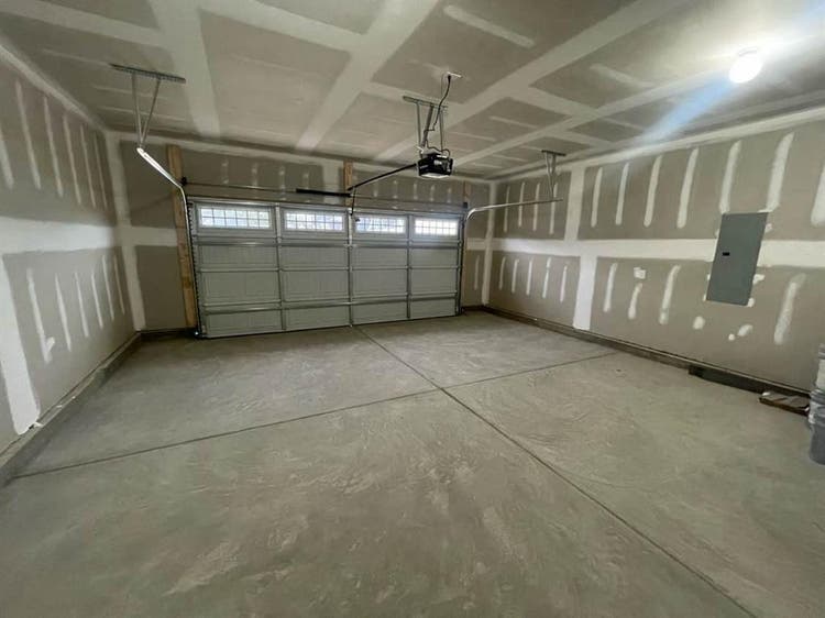 5 BR in Clayton