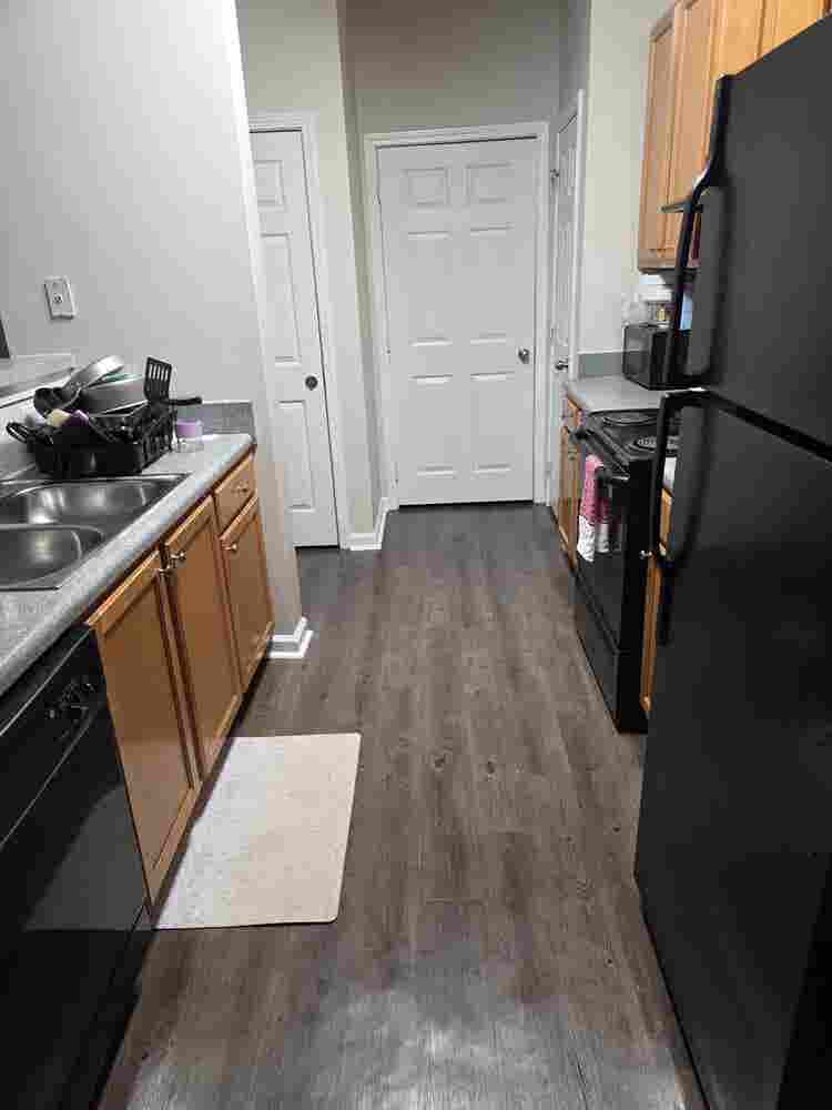 Room available for rent!!