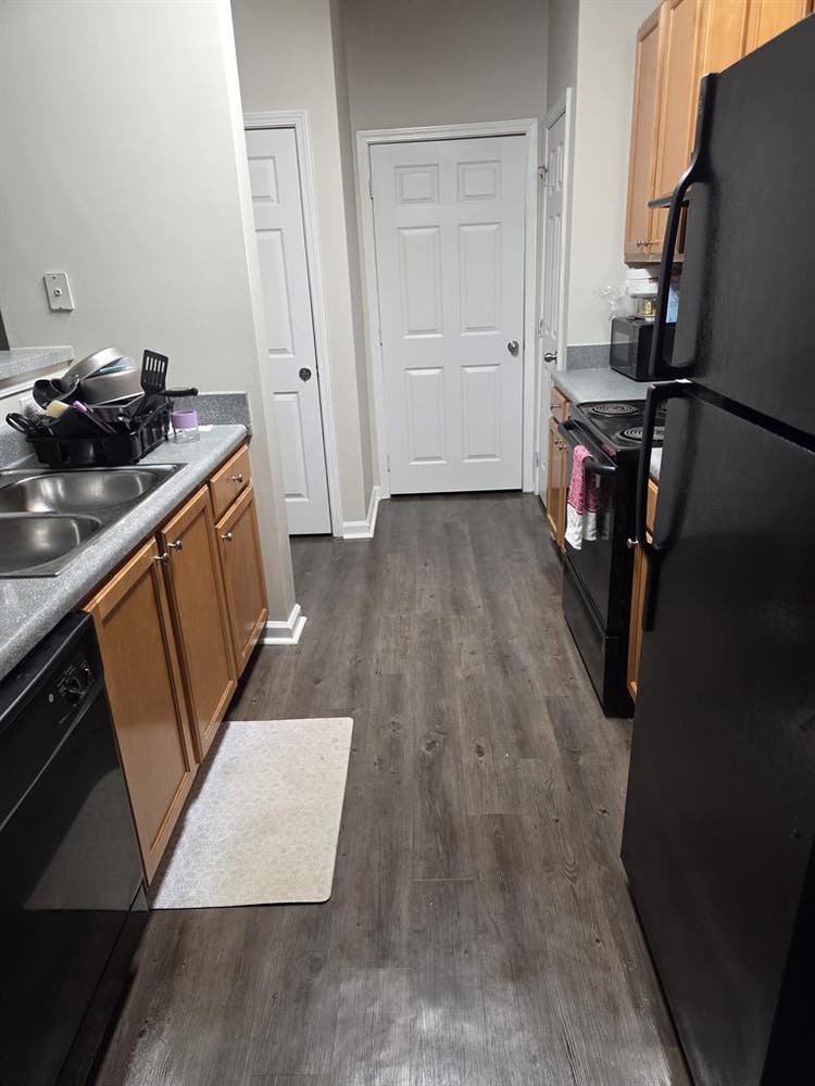 Room available for rent!!