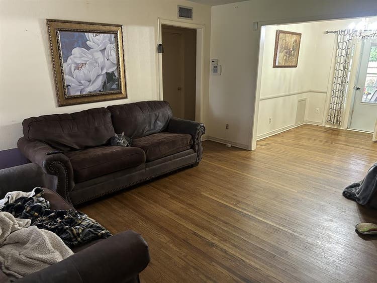Looking for Roommate