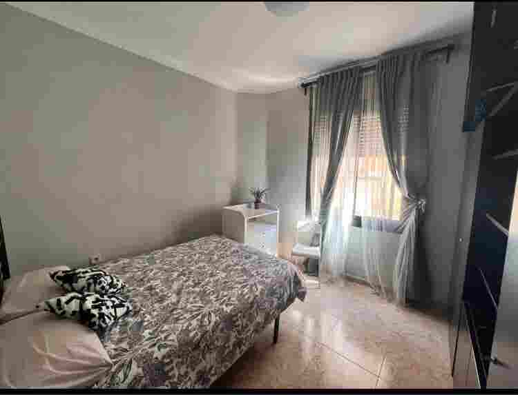 Alquilo habitación para chica
